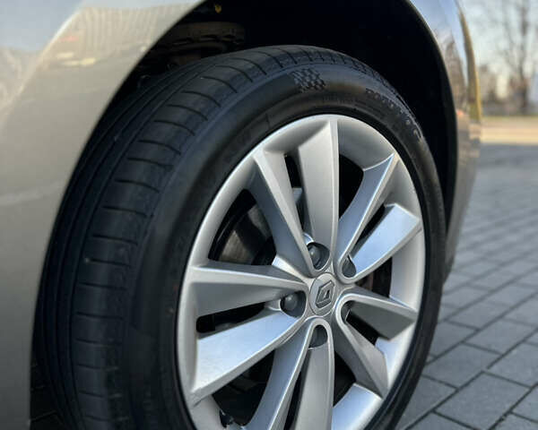 Бежевый Рено Меган, объемом двигателя 1.5 л и пробегом 246 тыс. км за 8200 $, фото 34 на Automoto.ua