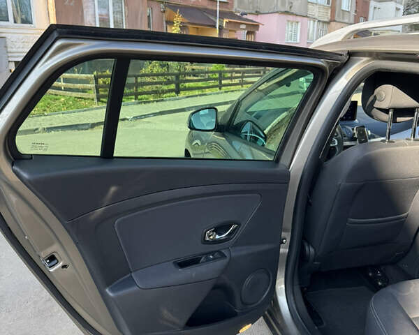 Бежевый Рено Меган, объемом двигателя 2 л и пробегом 154 тыс. км за 8400 $, фото 9 на Automoto.ua