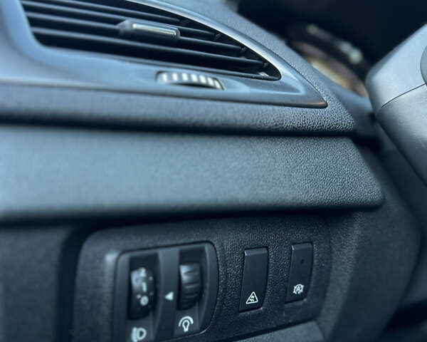 Бежевый Рено Меган, объемом двигателя 1.5 л и пробегом 246 тыс. км за 8200 $, фото 19 на Automoto.ua