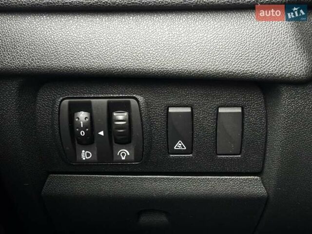 Бежевый Рено Меган, объемом двигателя 1.46 л и пробегом 201 тыс. км за 7399 $, фото 75 на Automoto.ua