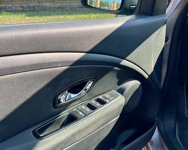 Бежевый Рено Меган, объемом двигателя 1.5 л и пробегом 213 тыс. км за 7500 $, фото 8 на Automoto.ua