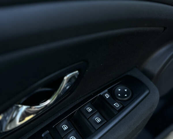 Бежевый Рено Меган, объемом двигателя 1.5 л и пробегом 246 тыс. км за 8200 $, фото 18 на Automoto.ua