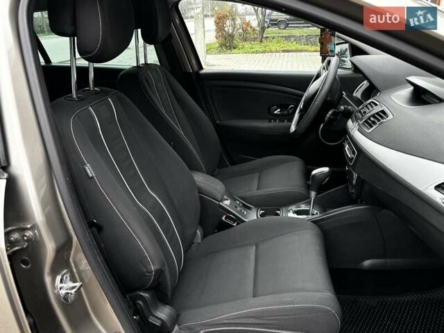 Бежевый Рено Меган, объемом двигателя 1.46 л и пробегом 201 тыс. км за 7399 $, фото 68 на Automoto.ua