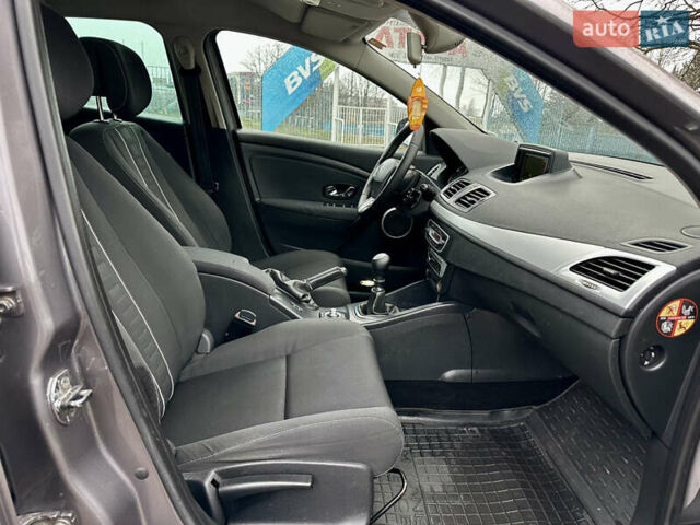 Бежевый Рено Меган, объемом двигателя 1.5 л и пробегом 223 тыс. км за 7800 $, фото 12 на Automoto.ua