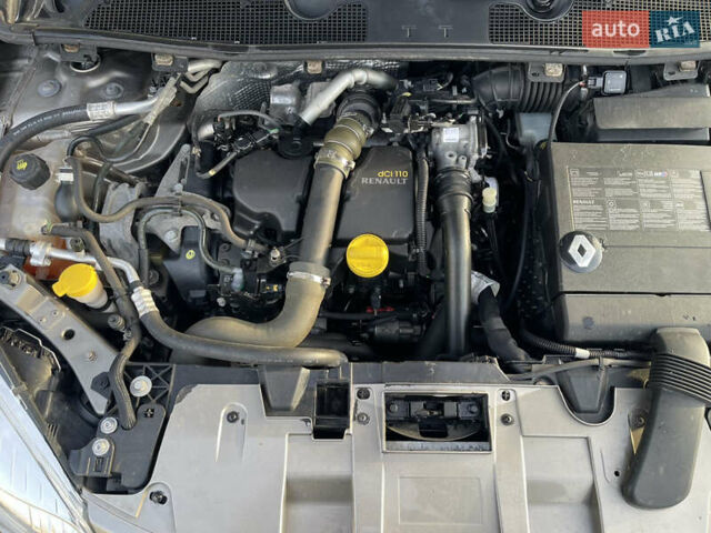 Бежевый Рено Меган, объемом двигателя 1.5 л и пробегом 243 тыс. км за 8200 $, фото 8 на Automoto.ua