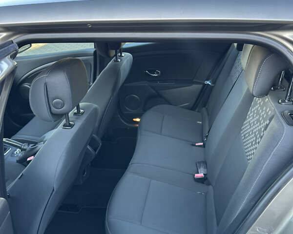 Бежевый Рено Меган, объемом двигателя 1.5 л и пробегом 246 тыс. км за 8200 $, фото 27 на Automoto.ua