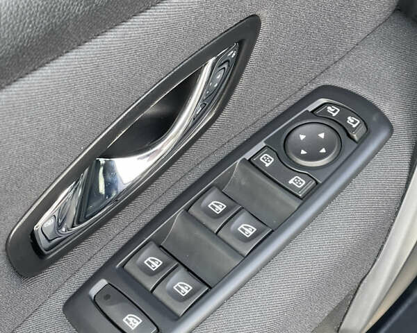 Бежевый Рено Меган, объемом двигателя 1.5 л и пробегом 91 тыс. км за 11700 $, фото 25 на Automoto.ua