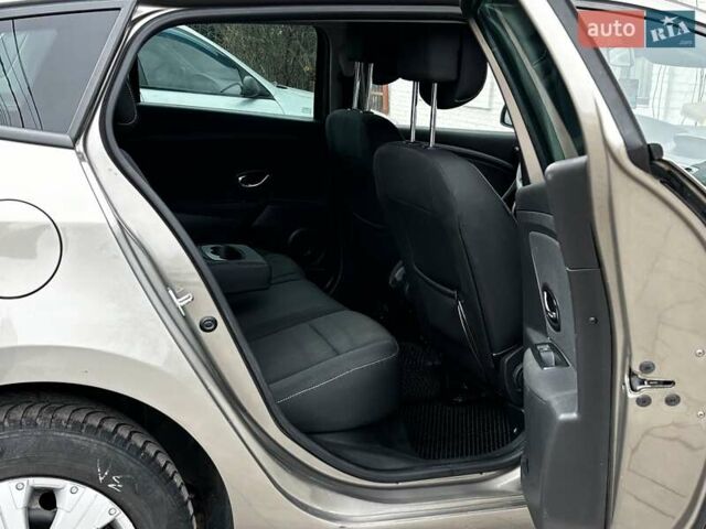 Бежевый Рено Меган, объемом двигателя 1.46 л и пробегом 201 тыс. км за 7399 $, фото 62 на Automoto.ua