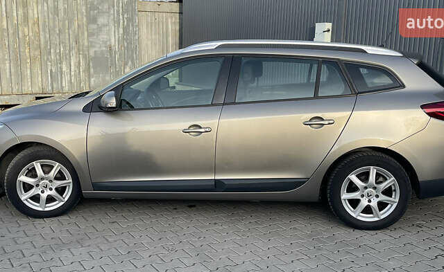 Бежевый Рено Меган, объемом двигателя 1.5 л и пробегом 243 тыс. км за 8200 $, фото 7 на Automoto.ua