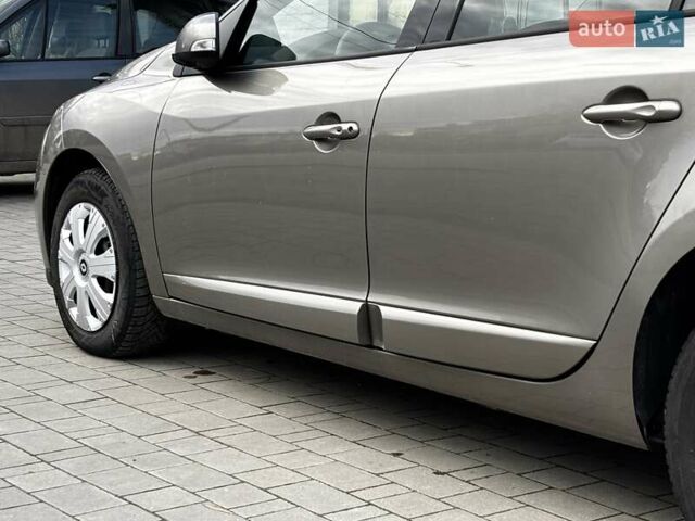 Бежевый Рено Меган, объемом двигателя 1.46 л и пробегом 201 тыс. км за 7399 $, фото 20 на Automoto.ua