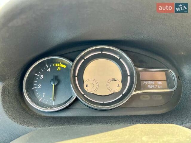Бежевый Рено Меган, объемом двигателя 1.5 л и пробегом 213 тыс. км за 7500 $, фото 11 на Automoto.ua
