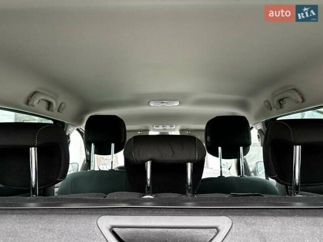 Бежевый Рено Меган, объемом двигателя 1.46 л и пробегом 201 тыс. км за 7399 $, фото 48 на Automoto.ua