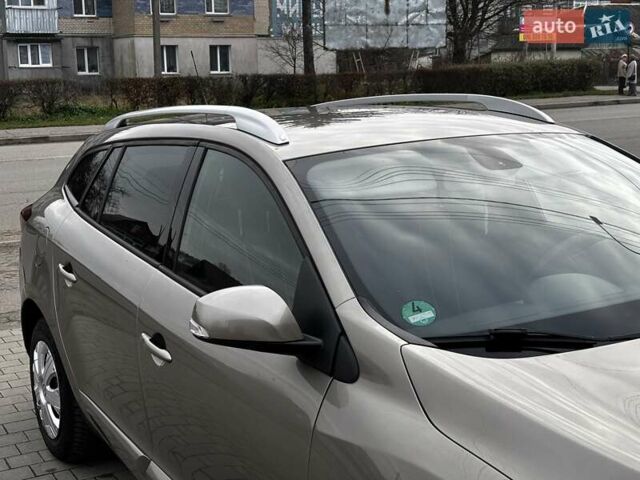 Бежевый Рено Меган, объемом двигателя 1.46 л и пробегом 201 тыс. км за 7399 $, фото 16 на Automoto.ua