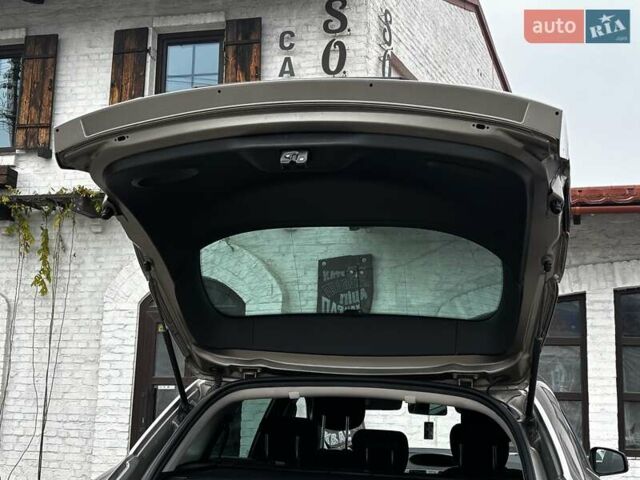 Бежевый Рено Меган, объемом двигателя 1.46 л и пробегом 201 тыс. км за 7399 $, фото 46 на Automoto.ua