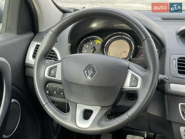 Бежевый Рено Меган, объемом двигателя 1.5 л и пробегом 91 тыс. км за 11700 $, фото 15 на Automoto.ua