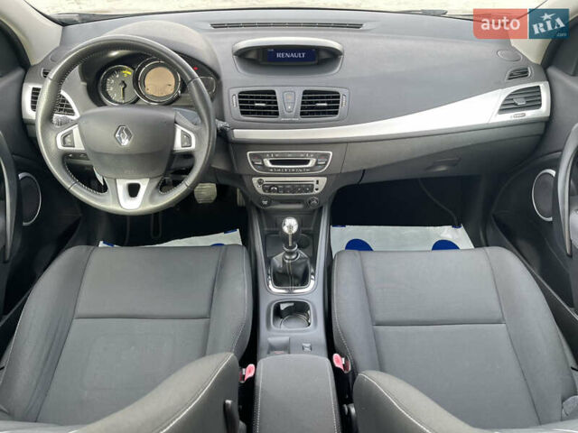 Бежевый Рено Меган, объемом двигателя 1.5 л и пробегом 91 тыс. км за 11700 $, фото 12 на Automoto.ua
