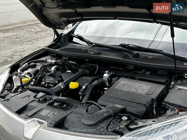 Бежевый Рено Меган, объемом двигателя 1.46 л и пробегом 201 тыс. км за 7399 $, фото 36 на Automoto.ua