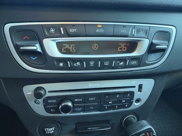 Бежевый Рено Меган, объемом двигателя 1.5 л и пробегом 235 тыс. км за 6999 $, фото 17 на Automoto.ua