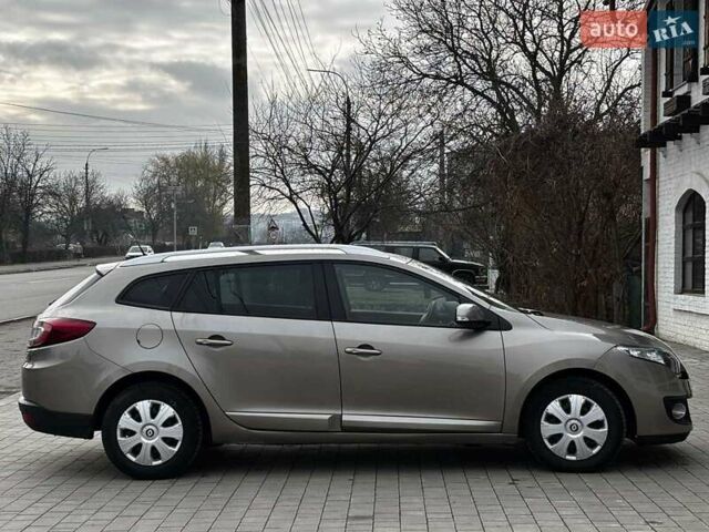 Бежевый Рено Меган, объемом двигателя 1.46 л и пробегом 201 тыс. км за 7399 $, фото 8 на Automoto.ua