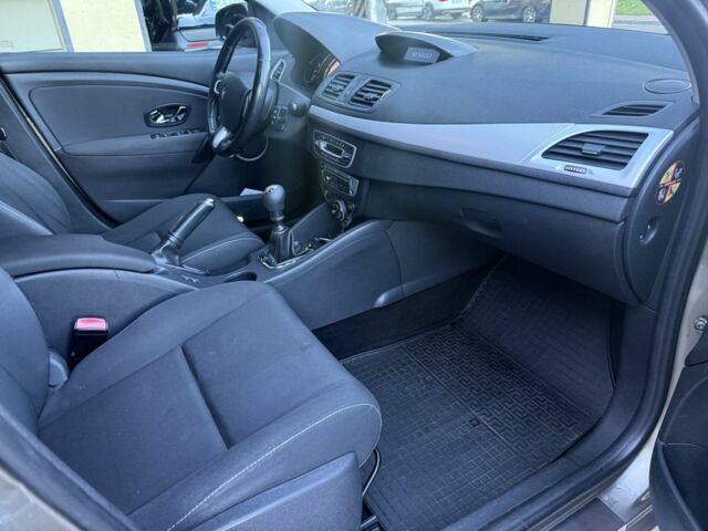 Бежевый Рено Меган, объемом двигателя 1.5 л и пробегом 235 тыс. км за 6999 $, фото 12 на Automoto.ua