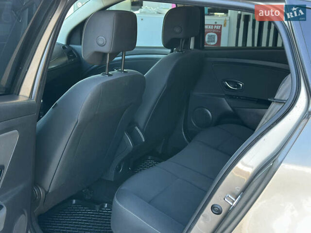 Бежевий Рено Меган, об'ємом двигуна 1.46 л та пробігом 246 тис. км за 6990 $, фото 50 на Automoto.ua