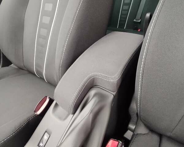 Бежевый Рено Меган, объемом двигателя 1.46 л и пробегом 250 тыс. км за 8500 $, фото 24 на Automoto.ua