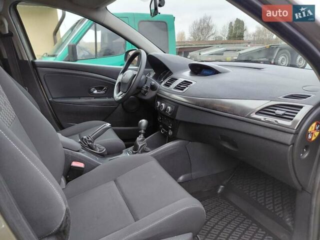 Бежевый Рено Меган, объемом двигателя 1.6 л и пробегом 181 тыс. км за 7300 $, фото 9 на Automoto.ua