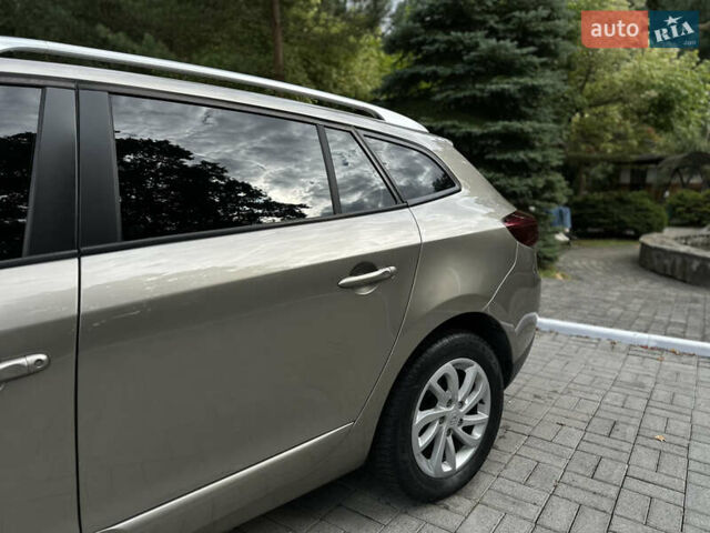 Бежевый Рено Меган, объемом двигателя 1.5 л и пробегом 220 тыс. км за 8350 $, фото 18 на Automoto.ua