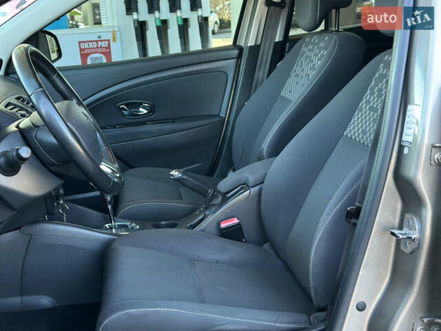 Бежевий Рено Меган, об'ємом двигуна 1.46 л та пробігом 246 тис. км за 6990 $, фото 37 на Automoto.ua