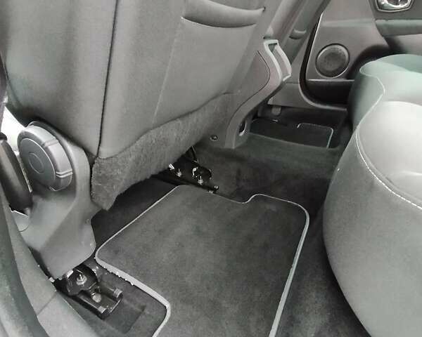 Бежевый Рено Меган, объемом двигателя 1.46 л и пробегом 250 тыс. км за 8500 $, фото 14 на Automoto.ua