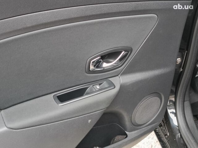 Бежевый Рено Меган, объемом двигателя 2.4 л и пробегом 248 тыс. км за 9540 $, фото 29 на Automoto.ua