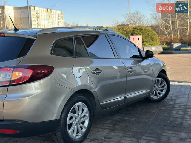 Бежевий Рено Меган, об'ємом двигуна 1.46 л та пробігом 246 тис. км за 6990 $, фото 29 на Automoto.ua