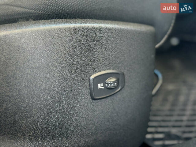 Бежевий Рено Меган, об'ємом двигуна 1.46 л та пробігом 246 тис. км за 6990 $, фото 59 на Automoto.ua