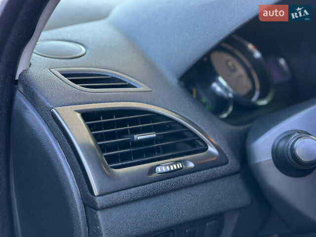 Бежевий Рено Меган, об'ємом двигуна 1.46 л та пробігом 246 тис. км за 6990 $, фото 36 на Automoto.ua