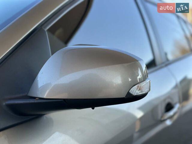 Бежевий Рено Меган, об'ємом двигуна 1.46 л та пробігом 246 тис. км за 6990 $, фото 22 на Automoto.ua