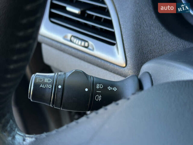 Бежевий Рено Меган, об'ємом двигуна 1.46 л та пробігом 246 тис. км за 6990 $, фото 41 на Automoto.ua