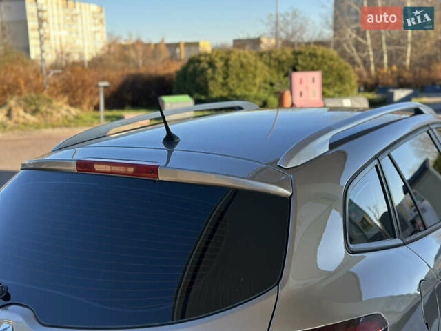 Бежевий Рено Меган, об'ємом двигуна 1.46 л та пробігом 246 тис. км за 6990 $, фото 32 на Automoto.ua