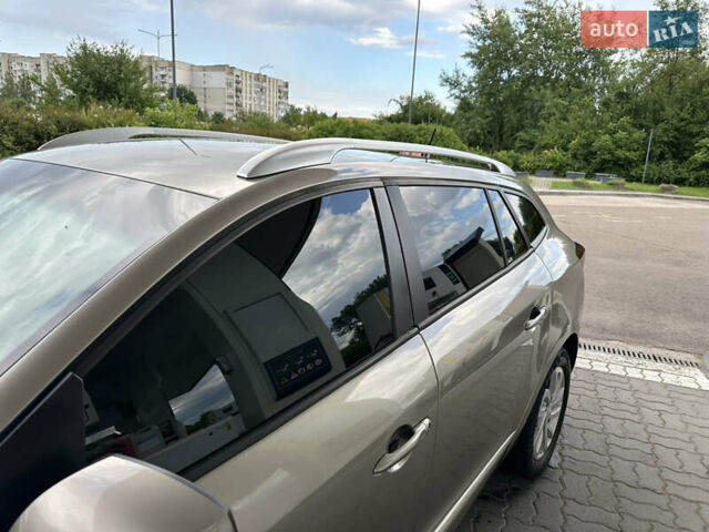 Бежевий Рено Меган, об'ємом двигуна 1.5 л та пробігом 245 тис. км за 7450 $, фото 46 на Automoto.ua