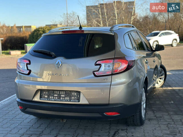 Бежевий Рено Меган, об'ємом двигуна 1.46 л та пробігом 246 тис. км за 6990 $, фото 30 на Automoto.ua
