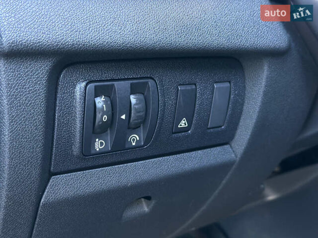 Бежевий Рено Меган, об'ємом двигуна 1.46 л та пробігом 246 тис. км за 6990 $, фото 35 на Automoto.ua