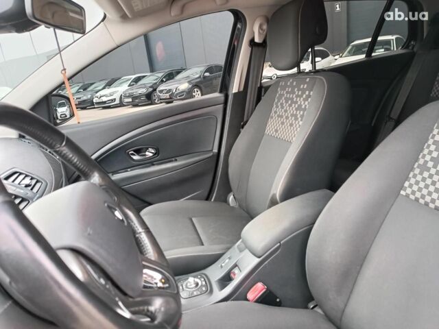 Бежевый Рено Меган, объемом двигателя 2.4 л и пробегом 248 тыс. км за 9540 $, фото 27 на Automoto.ua