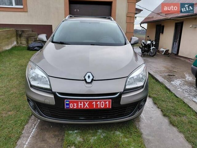 Бежевый Рено Меган, объемом двигателя 1.6 л и пробегом 181 тыс. км за 7300 $, фото 1 на Automoto.ua