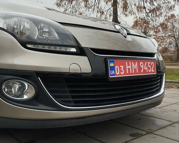 Бежевый Рено Меган, объемом двигателя 1.46 л и пробегом 250 тыс. км за 8500 $, фото 51 на Automoto.ua