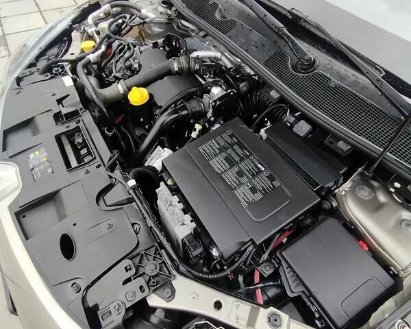 Бежевый Рено Меган, объемом двигателя 1.46 л и пробегом 250 тыс. км за 8500 $, фото 46 на Automoto.ua