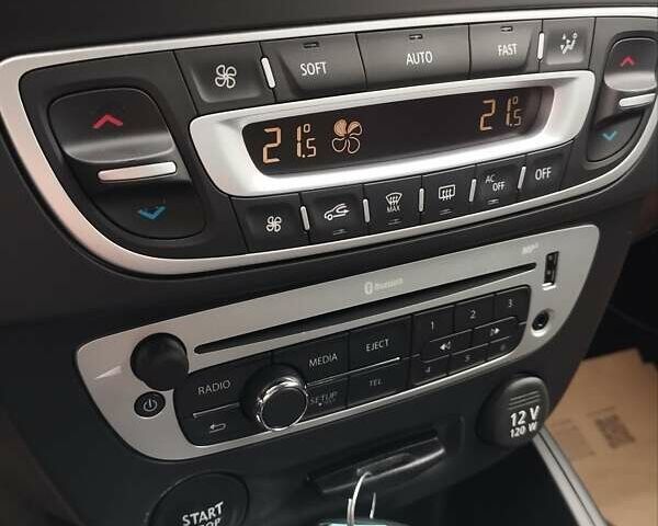 Бежевый Рено Меган, объемом двигателя 1.46 л и пробегом 250 тыс. км за 8500 $, фото 31 на Automoto.ua