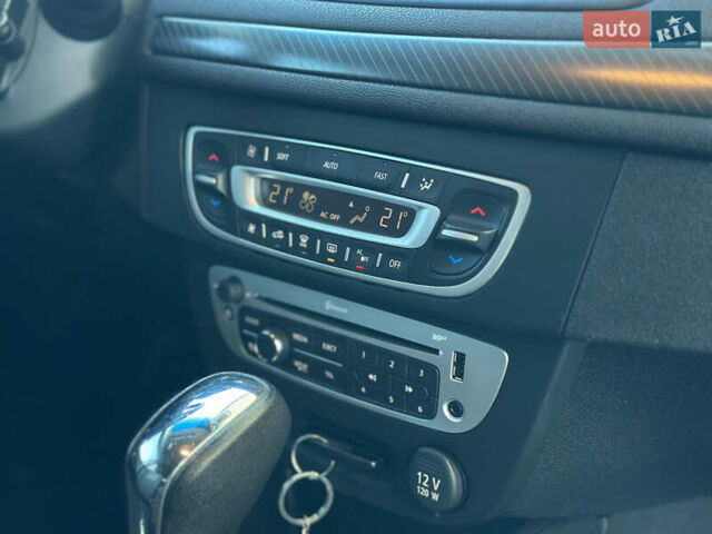 Бежевий Рено Меган, об'ємом двигуна 1.46 л та пробігом 246 тис. км за 6990 $, фото 62 на Automoto.ua