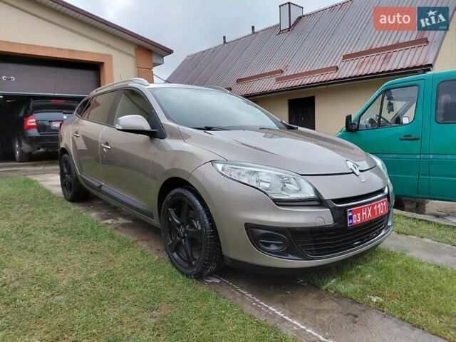 Бежевый Рено Меган, объемом двигателя 1.6 л и пробегом 181 тыс. км за 7300 $, фото 2 на Automoto.ua