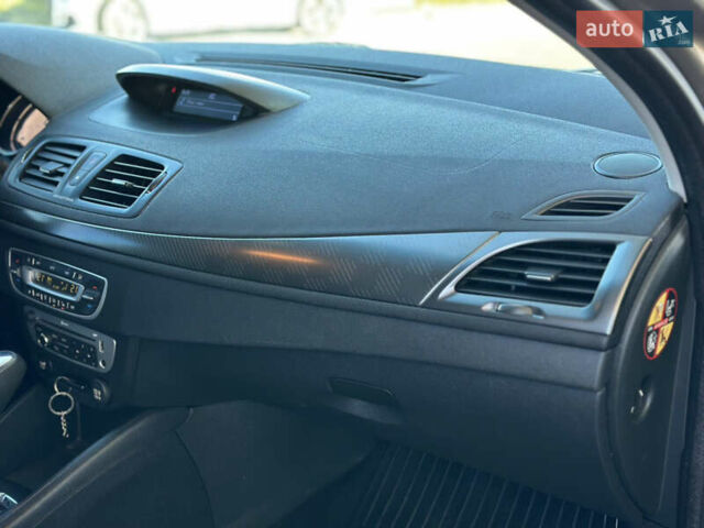 Бежевий Рено Меган, об'ємом двигуна 1.46 л та пробігом 246 тис. км за 6990 $, фото 60 на Automoto.ua