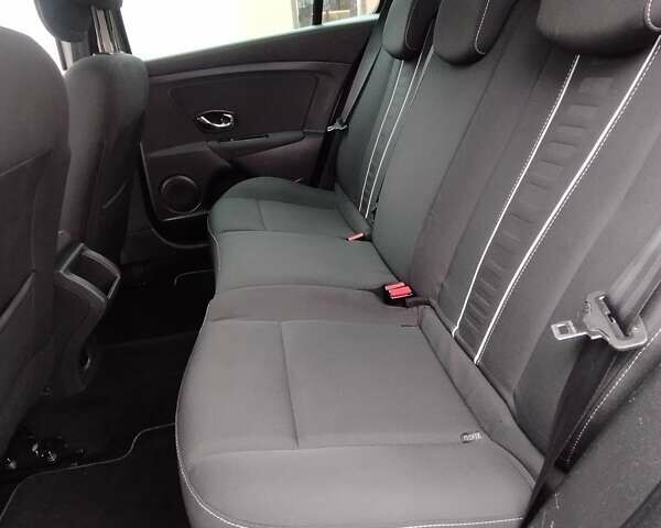 Бежевый Рено Меган, объемом двигателя 1.46 л и пробегом 250 тыс. км за 8500 $, фото 13 на Automoto.ua