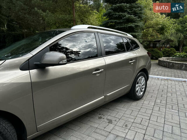 Бежевый Рено Меган, объемом двигателя 1.5 л и пробегом 220 тыс. км за 8350 $, фото 13 на Automoto.ua